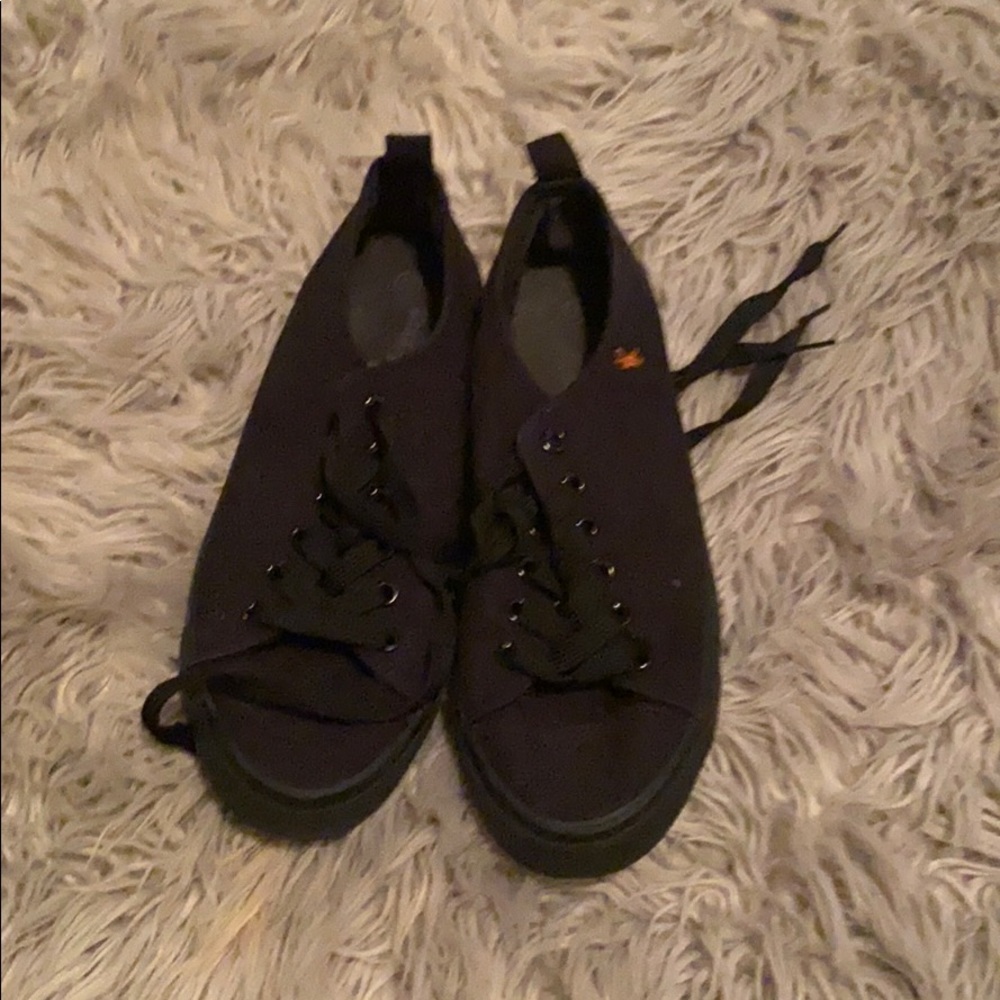 Woman’s shoes